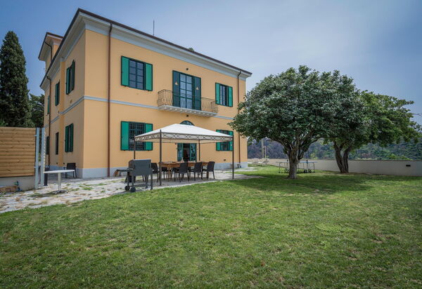 Massarosa Front Lake, The Gargoyles: Autunno, Caratteristiche, Estate, Esterni, Giardino, Primavera