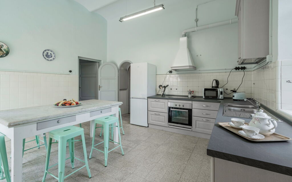 Massarosa Front Lake, The Gargoyles: Autunno, Cucina, Estate, Primavera