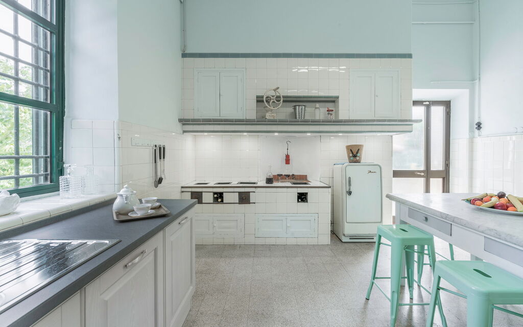 Massarosa Front Lake, The Gargoyles: Autunno, Cucina, Estate, Primavera