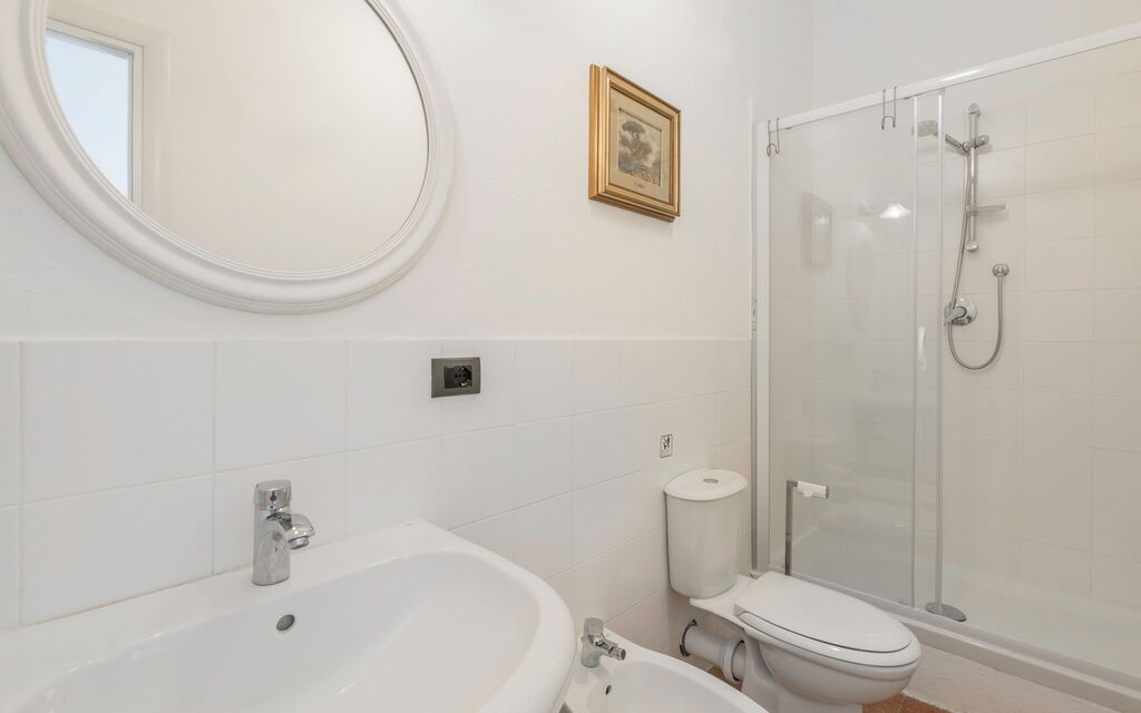 Massarosa Front Lake, The Gargoyles: Autunno, Bagno, Estate, Primavera