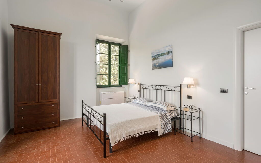 Massarosa Front Lake, The Gargoyles: Autunno, Camera da letto, Estate, Primavera