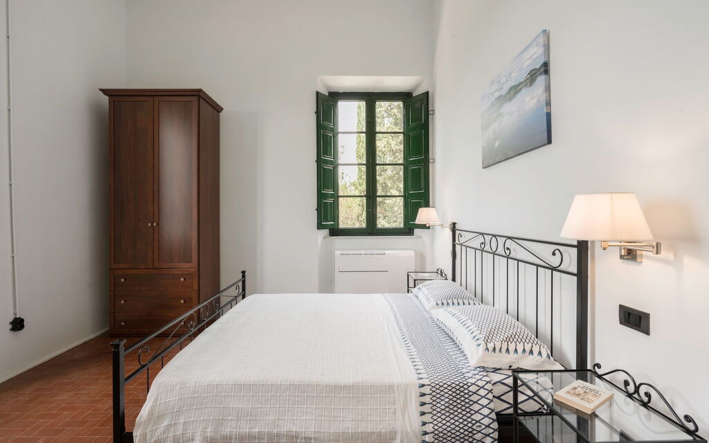 Massarosa Front Lake, The Gargoyles: Autunno, Camera da letto, Estate, Primavera