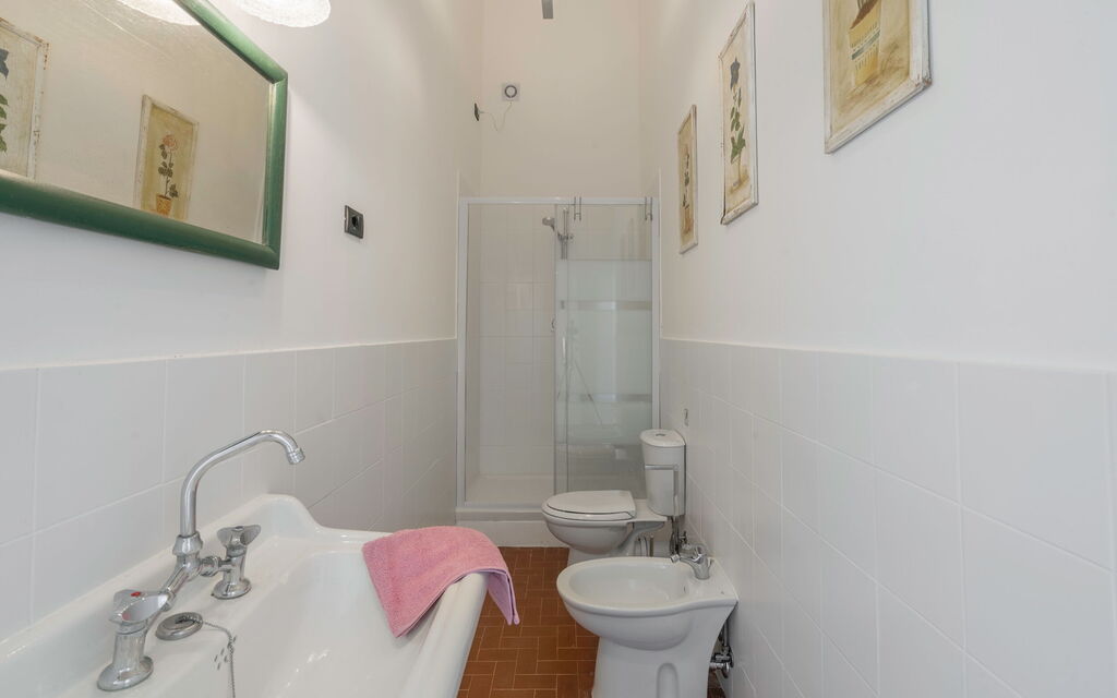 Massarosa Front Lake, The Gargoyles: Autunno, Bagno, Estate, Primavera