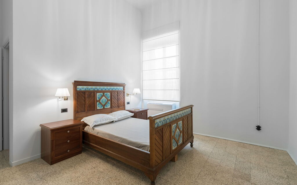 Massarosa Front Lake, The Gargoyles: Autunno, Camera da letto, Estate, Primavera