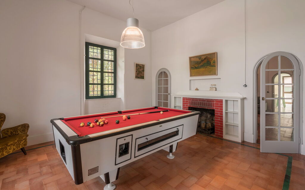 Massarosa Front Lake, The Gargoyles: Autunno, Estate, Primavera, Soggiorno