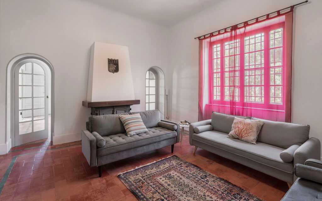 Massarosa Front Lake, The Gargoyles: Autunno, Estate, Primavera, Soggiorno