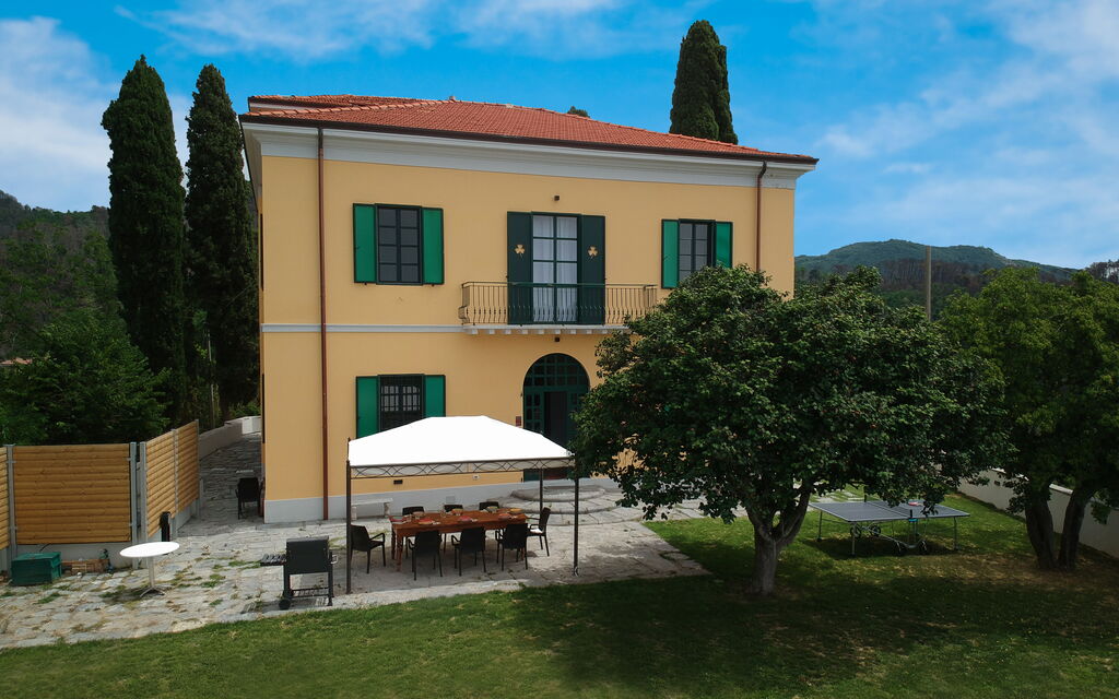 Massarosa Front Lake, The Gargoyles: Autunno, Giardino, Inverno, Primavera