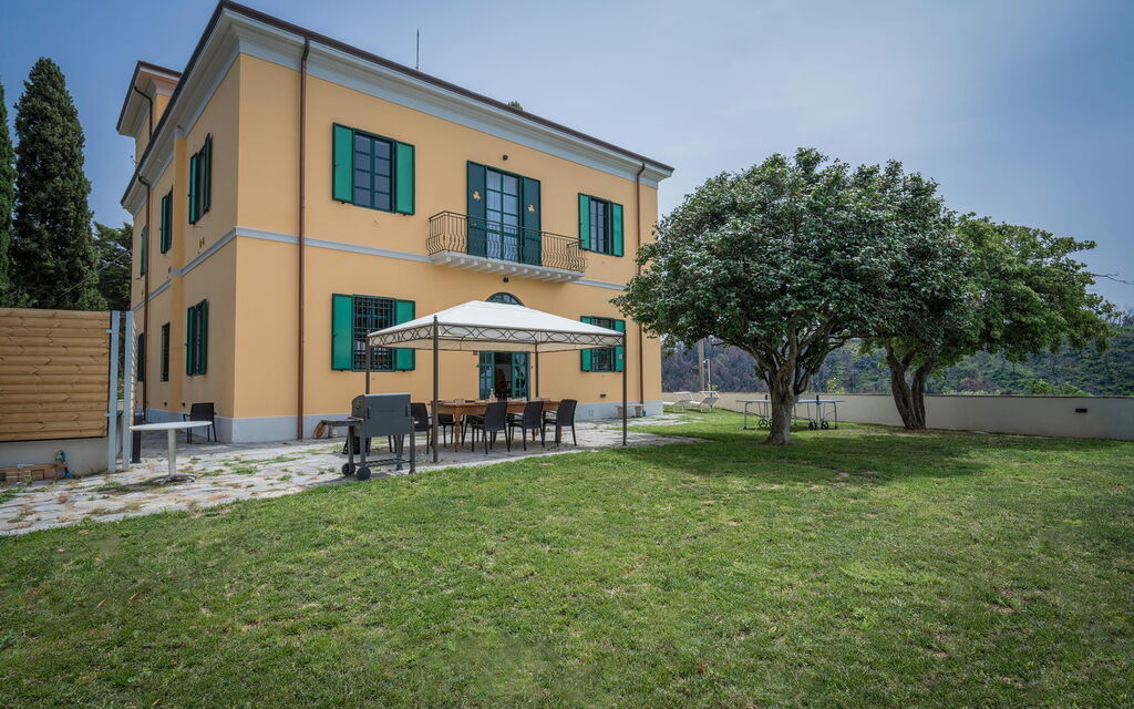 Massarosa Front Lake, The Gargoyles: Autunno, Caratteristiche, Estate, Esterni, Giardino, Primavera