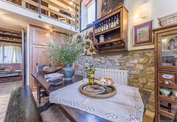 Fienile Di Fabio - Colline Fiorentine Vaiano, Toscana: Autunno, Caratteristiche, Dettagli della stanza, Estate, Primavera, Sala da pranzo