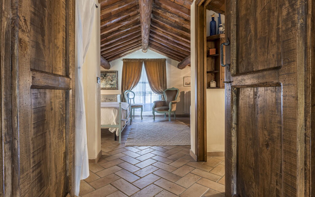 Fienile Di Fabio - Colline Fiorentine Vaiano, Toscana: Amenities, Autumn, Bedroom, Room Detail, Spring, Summer