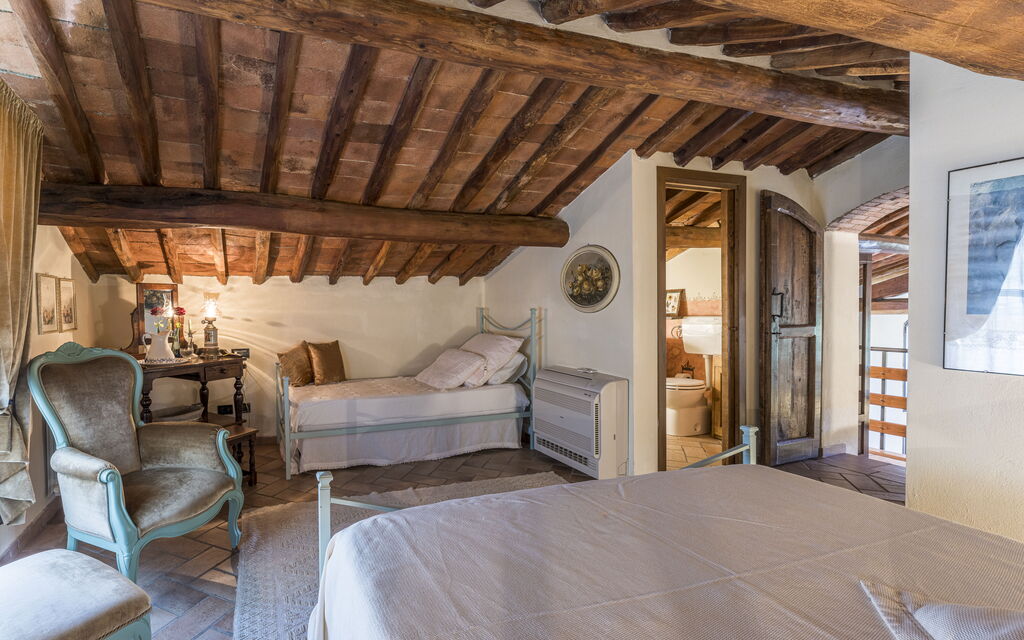 Fienile Di Fabio - Colline Fiorentine Vaiano, Toscana: Amenities, Autumn, Bedroom, Room Detail, Spring, Summer