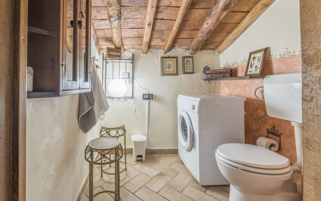 Fienile Di Fabio - Colline Fiorentine Vaiano, Toscana: Amenities, Autumn, Other Room, Room Detail, Spring, Summer