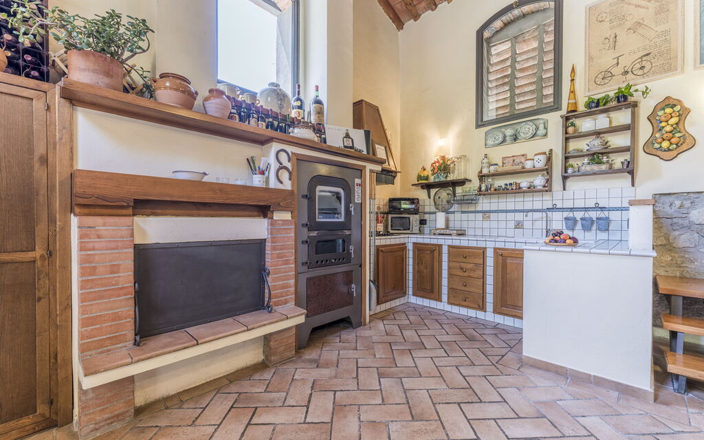 Fienile Di Fabio - Colline Fiorentine Vaiano, Toscana: Amenities, Autumn, Kitchen, Room Detail, Spring, Summer