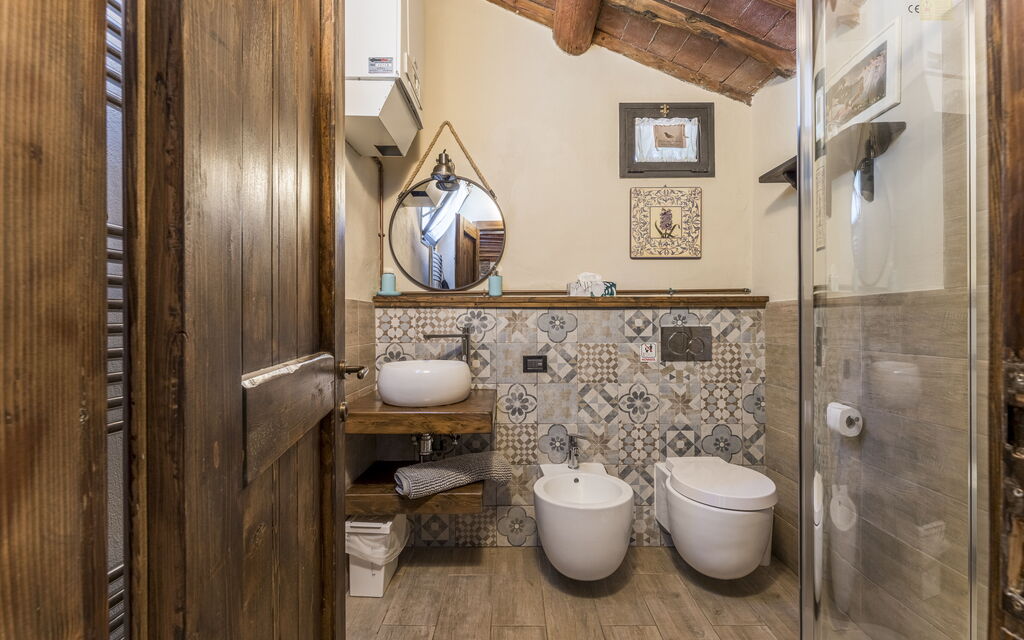 Fienile Di Fabio - Colline Fiorentine Vaiano, Toscana: Amenities, Autumn, Bathroom, Room Detail, Spring, Summer