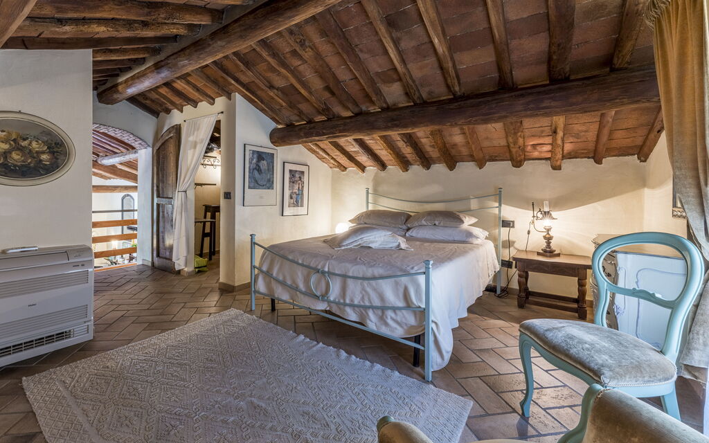 Fienile Di Fabio - Colline Fiorentine Vaiano, Toscana: Amenities, Autumn, Bedroom, Room Detail, Spring, Summer