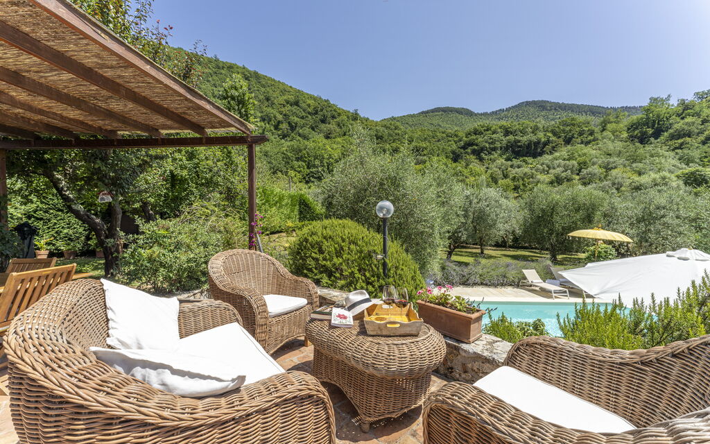 Fienile Di Fabio - Colline Fiorentine Vaiano, Toscana: Amenities, Autumn, Building Exterior, Spring, Summer