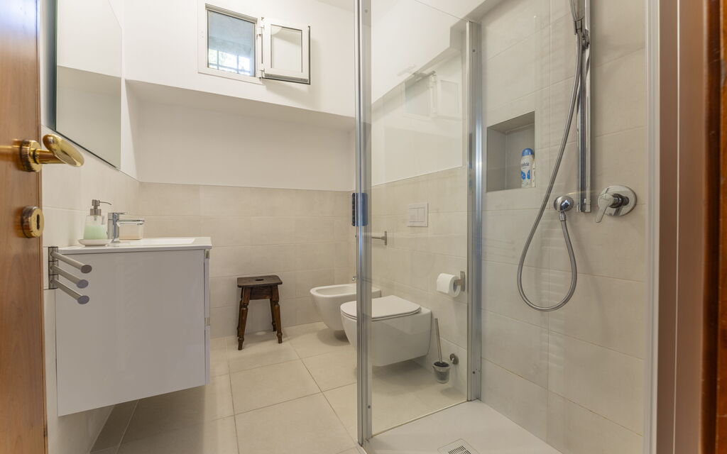 A Un Minuto Dal Mare - Bogliasco, Liguria: Autumn, Bathroom, Spring, Summer