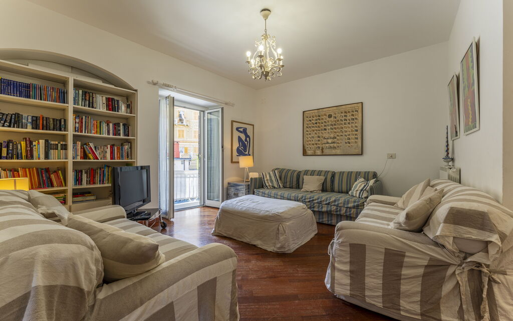 A Un Minuto Dal Mare - Bogliasco, Liguria: Autumn, Living Room, Spring, Summer