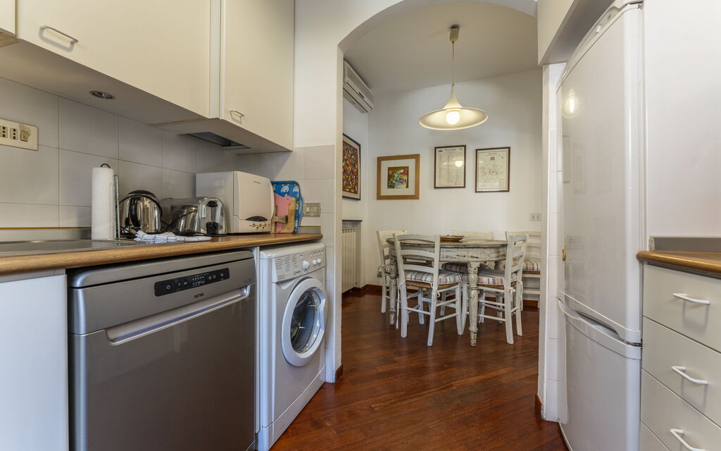 A Un Minuto Dal Mare - Bogliasco, Liguria: Autumn, Kitchen, Spring, Summer