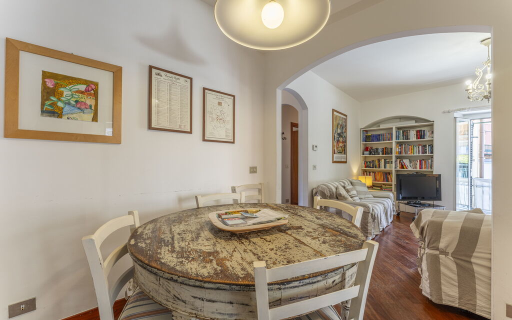 A Un Minuto Dal Mare - Bogliasco, Liguria: Autumn, Dining Room, Living Room, Spring, Summer