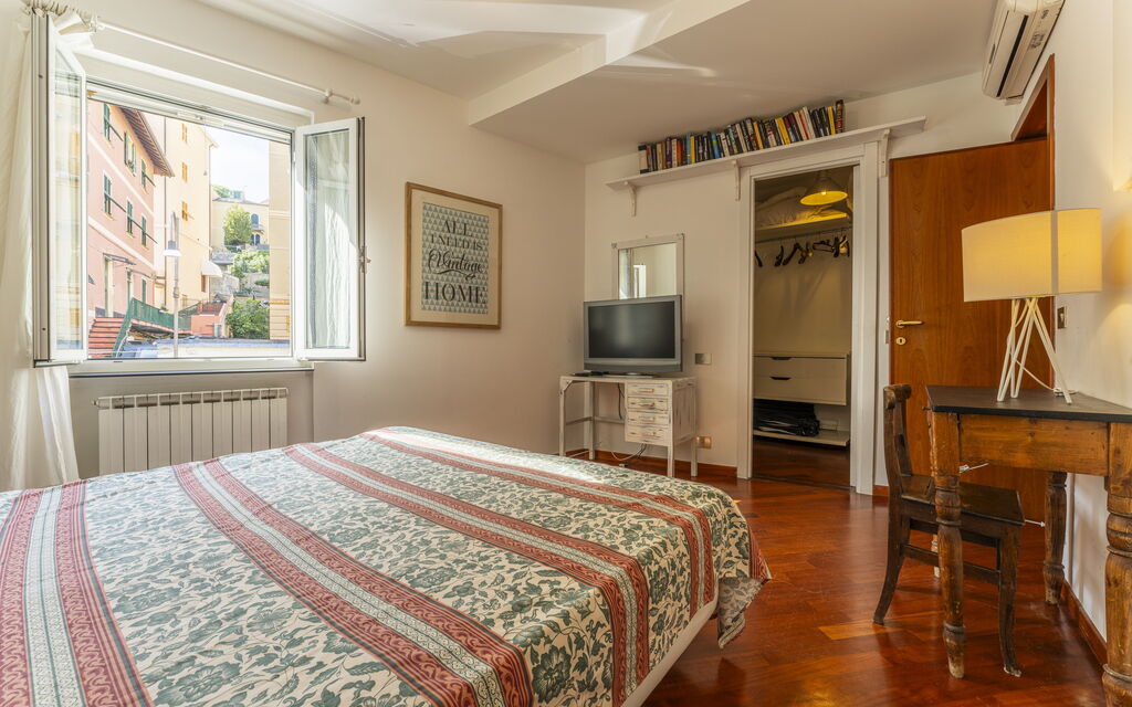 A Un Minuto Dal Mare - Bogliasco, Liguria: Autumn, Bedroom, Spring, Summer