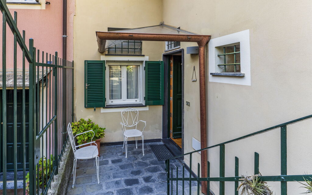 A Un Minuto Dal Mare - Bogliasco, Liguria: Autumn, Building Exterior, Main Entrance, Spring, Summer