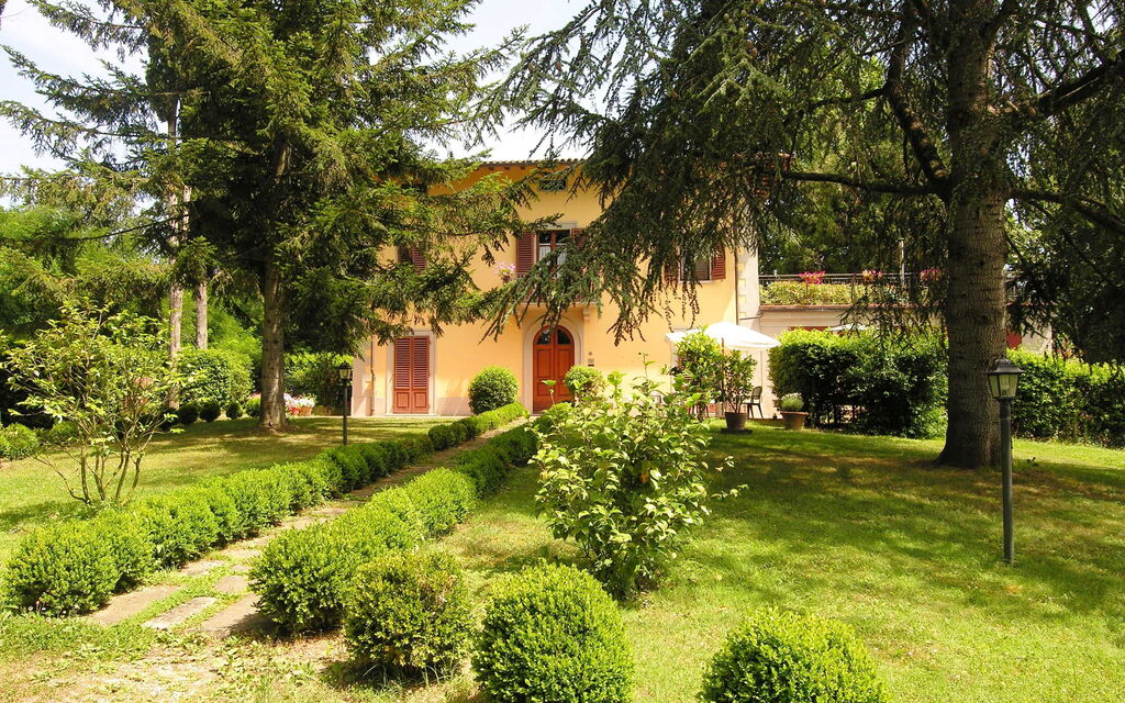 Il Villino: Building Exterior