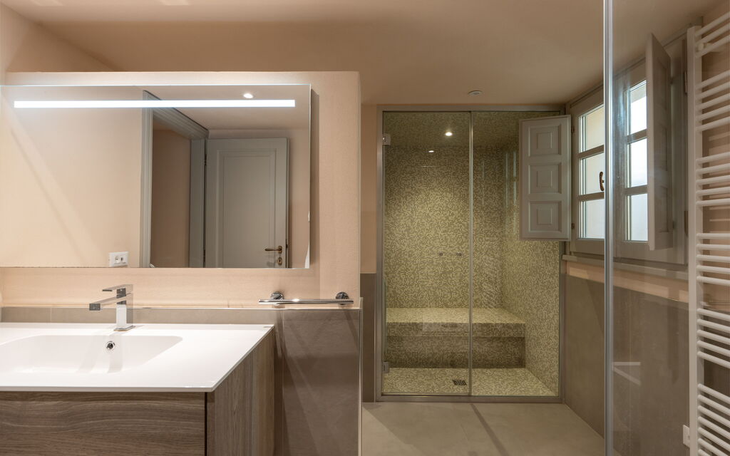 Luxury Green Marignana Villa, Versilia, Pool, Ac, Sauna: Autumn, Bathroom, Spring, Summer