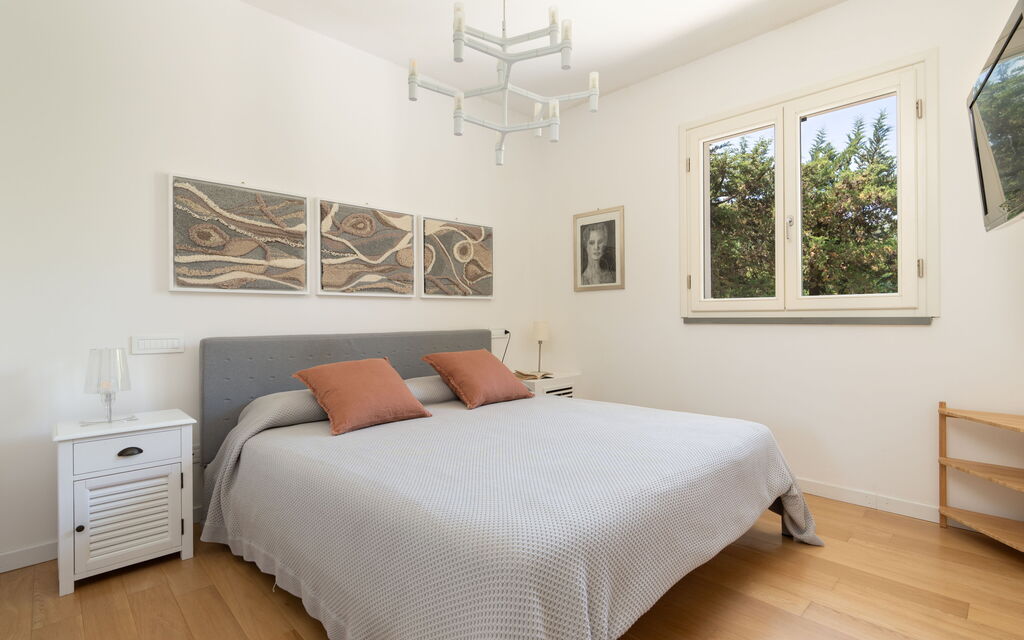 Luxury Green Marignana Villa, Versilia, Pool, Ac, Sauna: Autumn, Bedroom, Spring, Summer