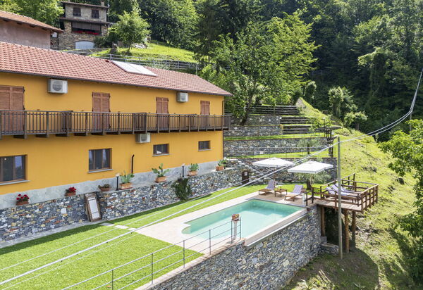 Casa Aurora - Recco, Liguria: Autunno, Estate, Piscina, Primavera