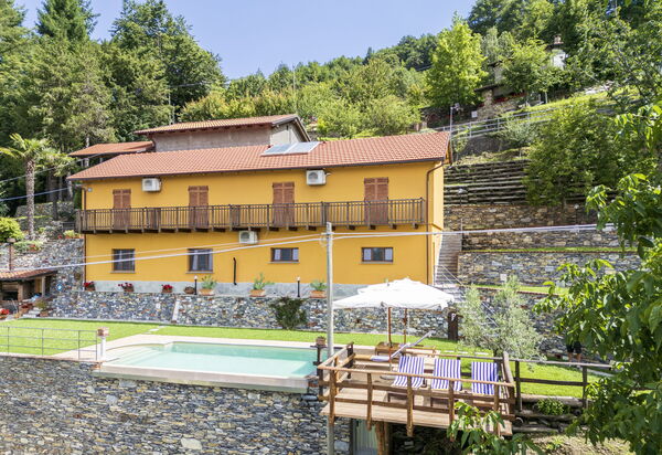 Casa Aurora - Recco, Liguria: Autunno, Estate, Piscina, Primavera