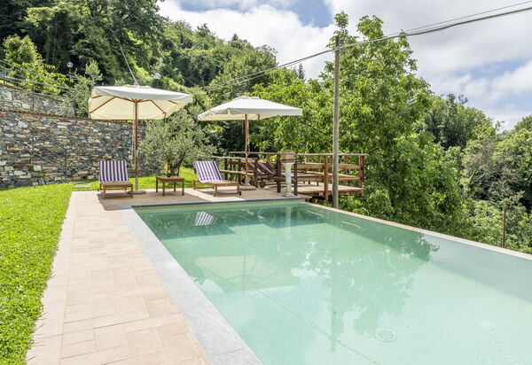 Casa Aurora - Recco, Liguria: Autunno, Estate, Piscina, Primavera