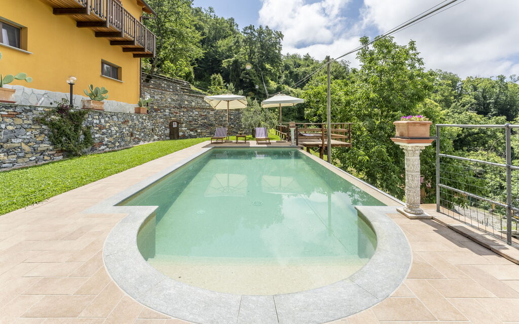 Casa Aurora - Recco, Liguria: Autunno, Estate, Piscina, Primavera