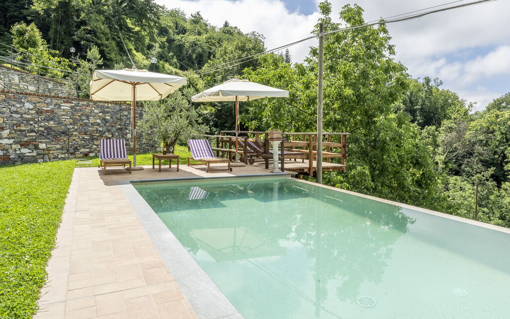 Casa Aurora - Recco, Liguria: Autunno, Estate, Piscina, Primavera