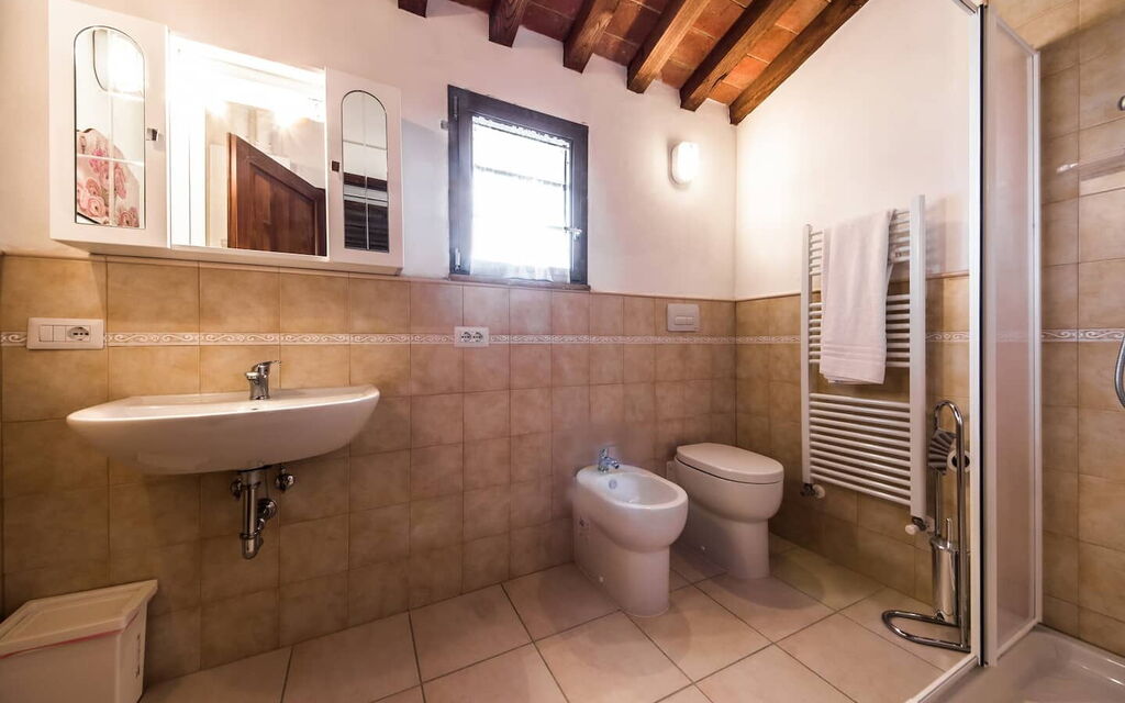 Villa Le Ripe Apartments - Gambassi Terme, Toscana - : Autumn, Bathroom, Spring, Summer