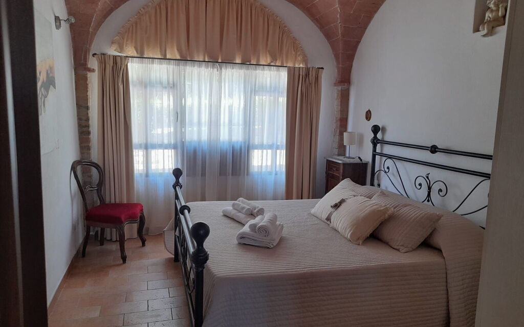 Villa Le Ripe Apartments - Gambassi Terme, Toscana - : Autumn, Bedroom, Spring, Summer