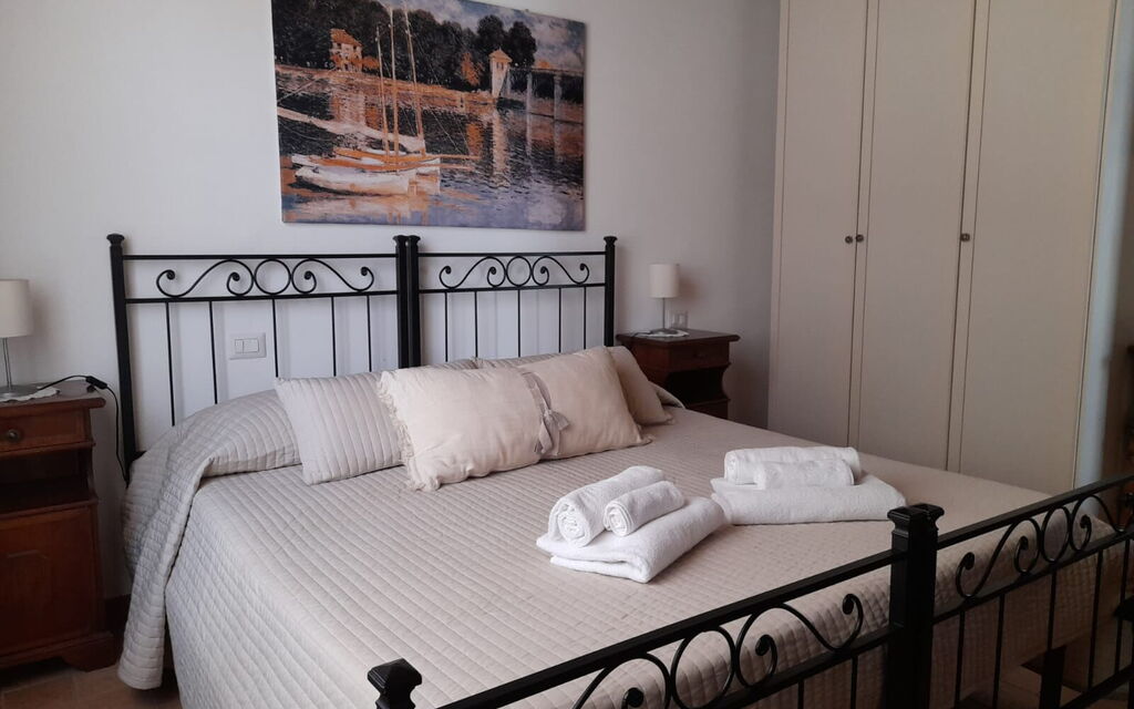 Villa Le Ripe Apartments - Gambassi Terme, Toscana - : Autumn, Bedroom, Spring, Summer