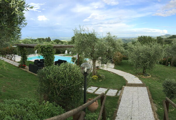 Villa Le Ripe - Gambassi Terme, Toscana: Amenities, Autumn, Building Exterior, Garden, Pool, Spring, Summer