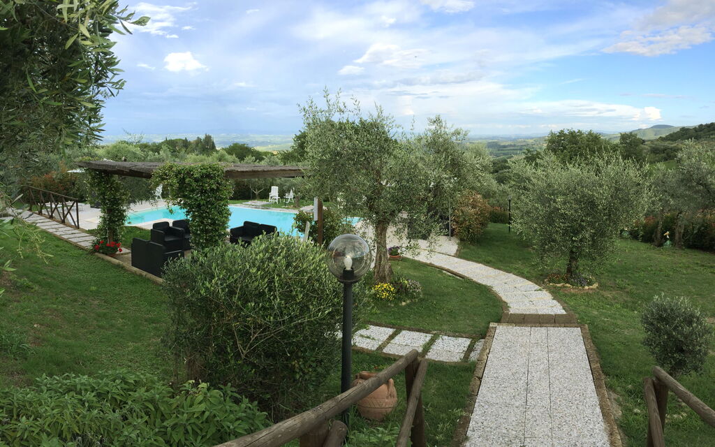 Villa Le Ripe - Gambassi Terme, Toscana: Amenities, Autumn, Building Exterior, Garden, Pool, Spring, Summer