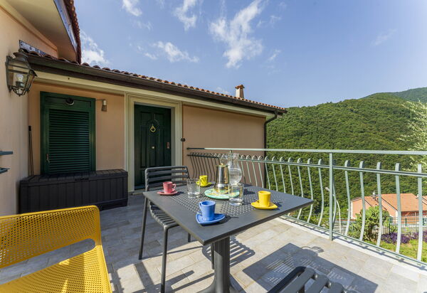 Belvedere, House With Private Pool And Garden, Recco: Autunno, Balcone / Terrazza / Patio, Estate, Primavera