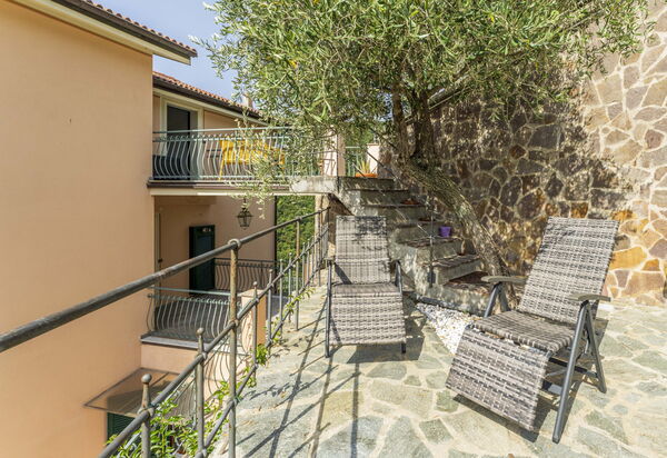Belvedere, House With Private Pool And Garden, Recco: Autunno, Balcone / Terrazza / Patio, Estate, Primavera