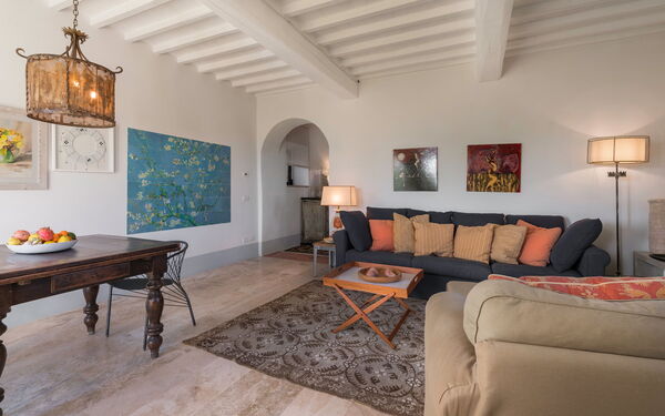 Lina - Podere Ribatti - Casole D'elsa, Toscana: Autumn, Living Room, Spring, Summer