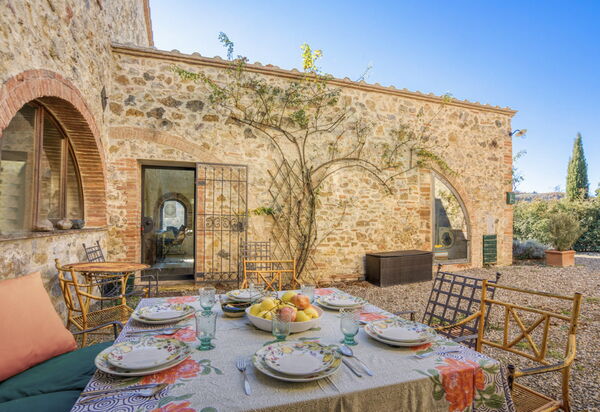 Alice - Podere Ribatti - Casole D'elsa, Toscana: Autunno, Estate, Esterni, Primavera