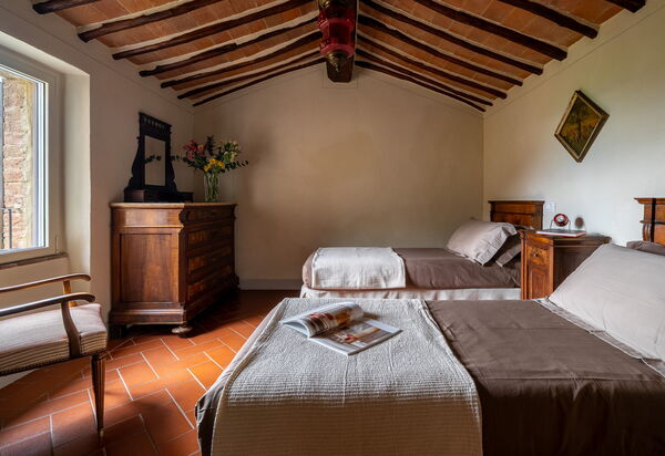 Monticchiello Apartment With Garden, Wifi, Pienza, Siena: Autumn, Bedroom, Building Exterior, Spring, Summer