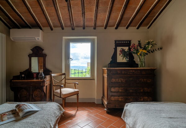 Monticchiello Apartment With Garden, Wifi, Pienza, Siena: Autumn, Bedroom, Building Exterior, Spring, Summer