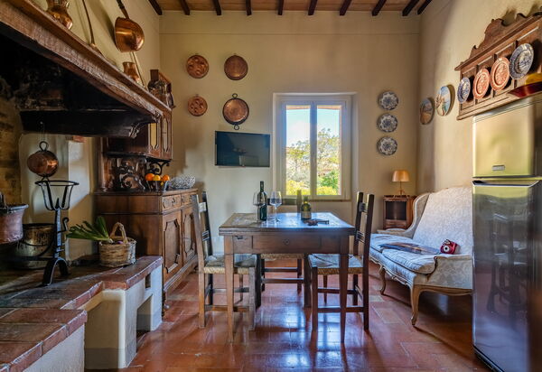 Monticchiello Apartment With Garden, Wifi, Pienza, Siena: Autumn, Building Exterior, Kitchen, Spring, Summer