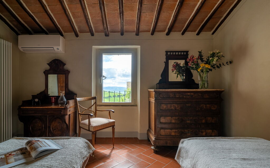 Monticchiello Apartment With Garden, Wifi, Pienza, Siena: Autumn, Bedroom, Building Exterior, Spring, Summer