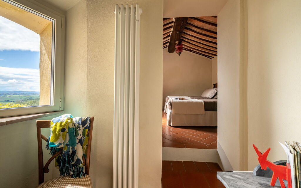 Monticchiello Apartment With Garden, Wifi, Pienza, Siena: Autumn, Bathroom, Building Exterior, Spring, Summer