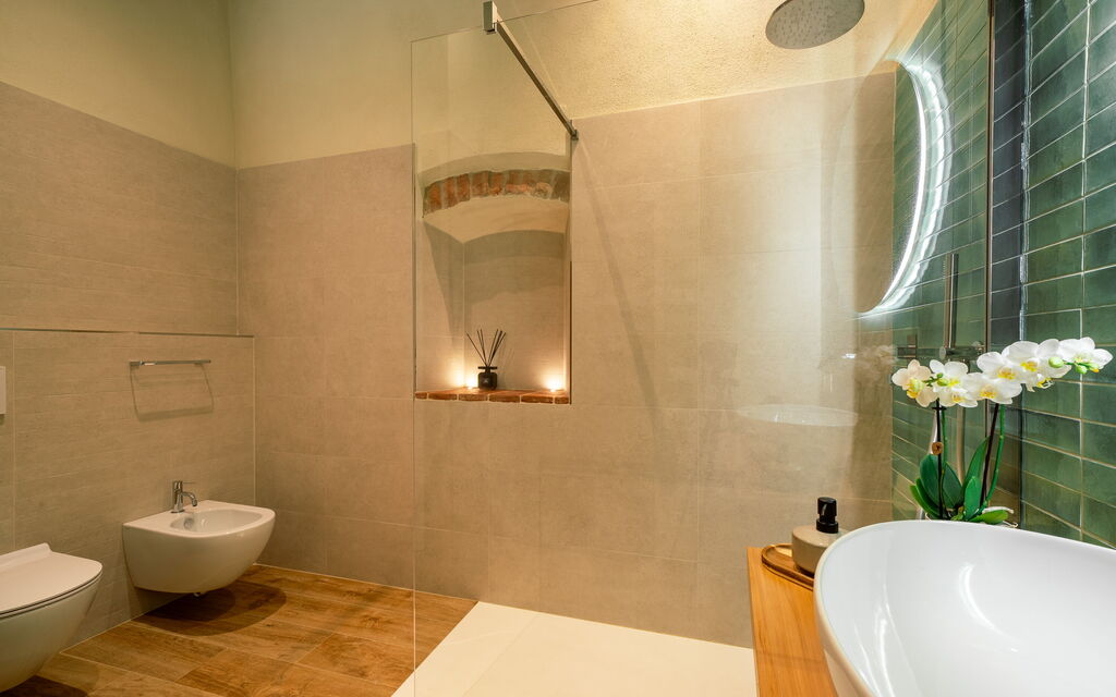 Monticchiello Apartment With Garden, Wifi, Pienza, Siena: Autumn, Bathroom, Building Exterior, Spring, Summer