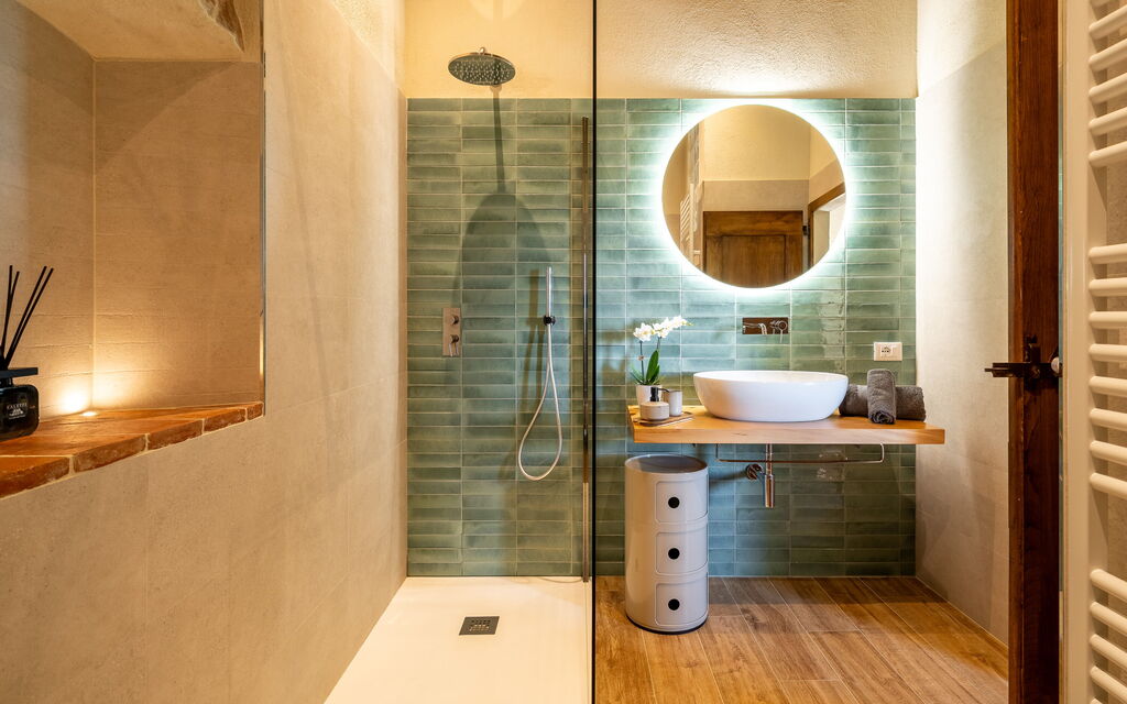 Monticchiello Apartment With Garden, Wifi, Pienza, Siena: Autumn, Bathroom, Building Exterior, Spring, Summer